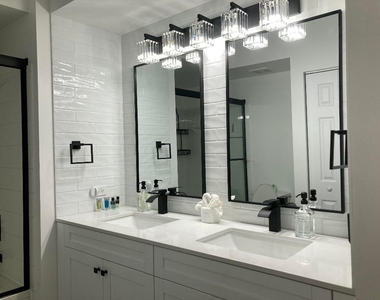 3302 Tuscany Way - Photo Thumbnail 20