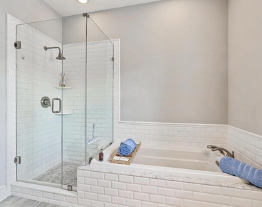 140 Sweet Bay Circle - Photo Thumbnail 13