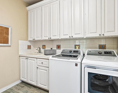 140 Sweet Bay Circle - Photo Thumbnail 20