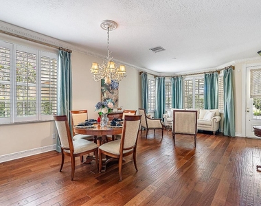 140 Sweet Bay Circle - Photo Thumbnail 18