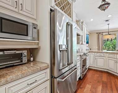 140 Sweet Bay Circle - Photo Thumbnail 21