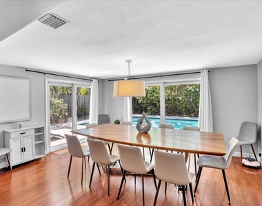 1786 Ne 21st Street - Photo Thumbnail 6
