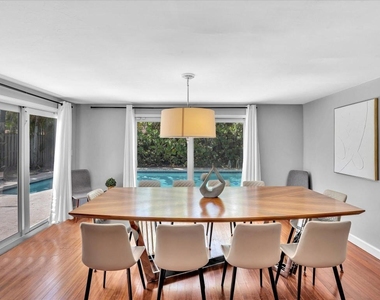 1786 Ne 21st Street - Photo Thumbnail 5