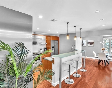 1786 Ne 21st Street - Photo Thumbnail 10