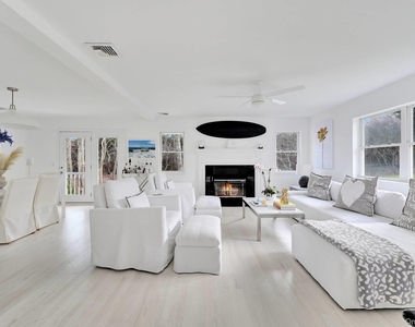 167 Tuckahoe Lane - Photo Thumbnail 1