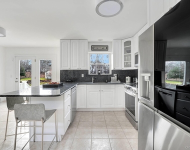 167 Tuckahoe Lane - Photo Thumbnail 10