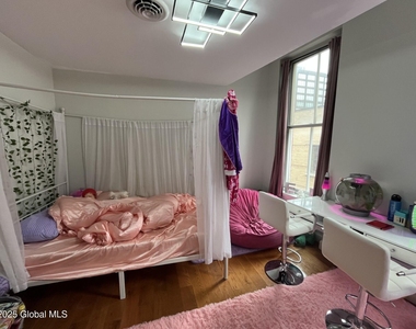 37 Maiden Lane - Photo Thumbnail 14