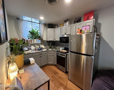 37 Maiden Lane - Photo Thumbnail 8