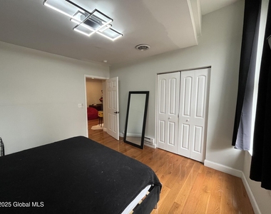 37 Maiden Lane - Photo Thumbnail 19