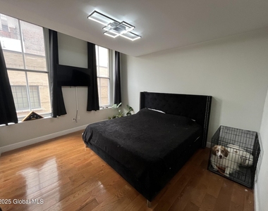 37 Maiden Lane - Photo Thumbnail 17