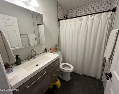 37 Maiden Lane - Photo Thumbnail 13