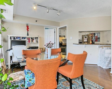 1301 N Courthouse Rd - Photo Thumbnail 15