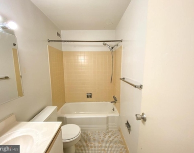 130 Slade Avenue - Photo Thumbnail 24