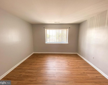 130 Slade Avenue - Photo Thumbnail 4