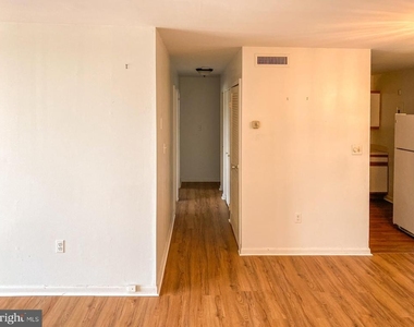 130 Slade Avenue - Photo Thumbnail 11