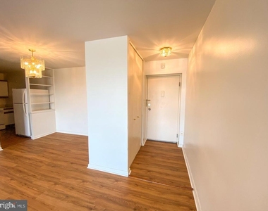 130 Slade Avenue - Photo Thumbnail 8