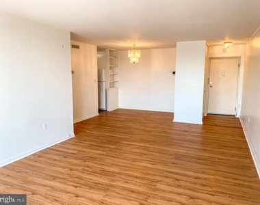 130 Slade Avenue - Photo Thumbnail 18