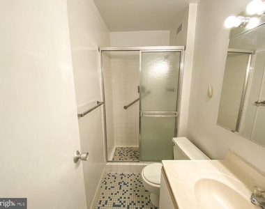 130 Slade Avenue - Photo Thumbnail 6