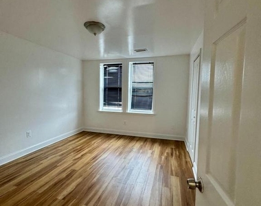 4013 Eierman Avenue - Photo Thumbnail 5