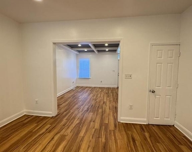 4013 Eierman Avenue - Photo Thumbnail 3