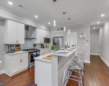 1167 Morse Street Ne - Photo Thumbnail 7