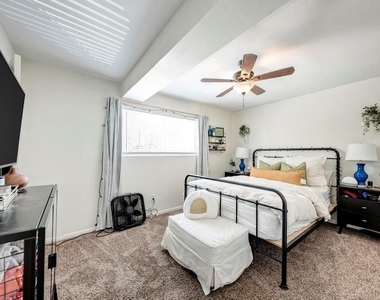 2207 Leon St - Photo Thumbnail 2