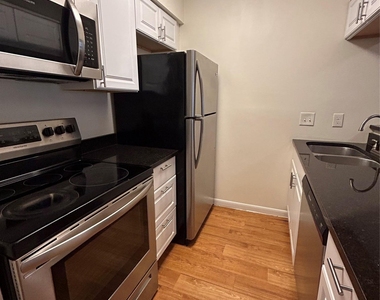 2207 Leon St - Photo Thumbnail 5