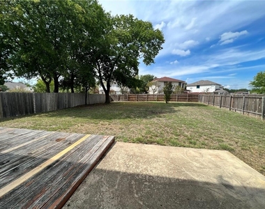 1412 W Pflugerville Pkwy - Photo Thumbnail 26