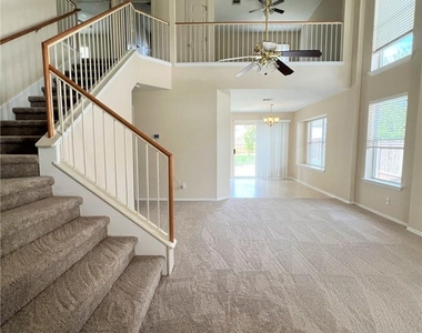 1412 W Pflugerville Pkwy - Photo Thumbnail 4
