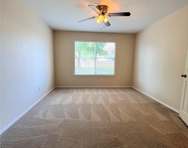 1412 W Pflugerville Pkwy - Photo Thumbnail 11