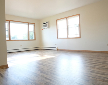 8418 W Oak Avenue - Photo Thumbnail 4