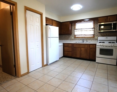 8418 W Oak Avenue - Photo Thumbnail 17