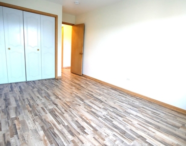 8418 W Oak Avenue - Photo Thumbnail 12