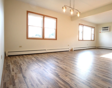 8418 W Oak Avenue - Photo Thumbnail 6