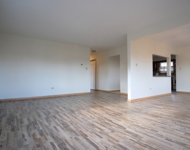 8418 W Oak Avenue - Photo Thumbnail 2