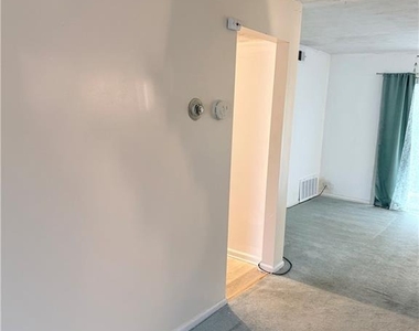 3237 Abbeywood Drive - Photo Thumbnail 3