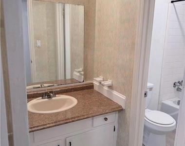 3237 Abbeywood Drive - Photo Thumbnail 10