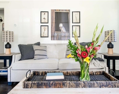 352 Sinclair Avenue Ne - Photo Thumbnail 8
