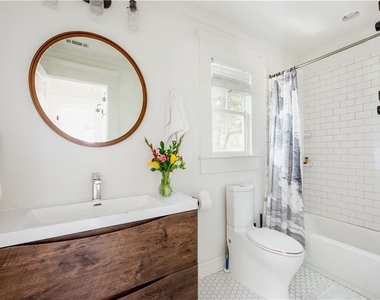 352 Sinclair Avenue Ne - Photo Thumbnail 15