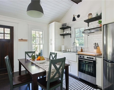352 Sinclair Avenue Ne - Photo Thumbnail 10