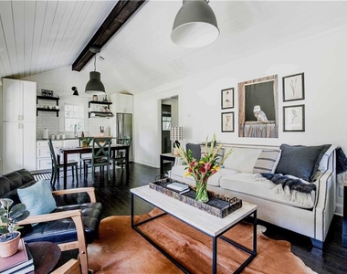 352 Sinclair Avenue Ne - Photo Thumbnail 9