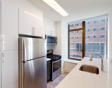 10 Hanover Square - Photo Thumbnail 2