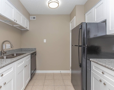 9707 Timberside Drive - Photo Thumbnail 10