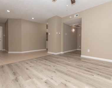 9707 Timberside Drive - Photo Thumbnail 9