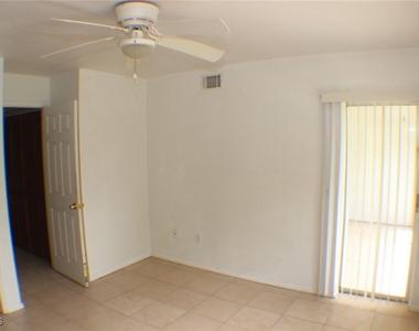 4009 Se 11th Avenue - Photo Thumbnail 8