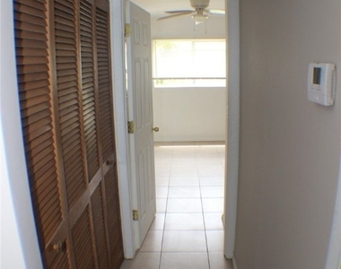 4009 Se 11th Avenue - Photo Thumbnail 4