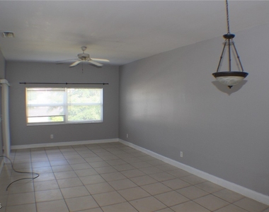 607 Se 13th Place - Photo Thumbnail 6