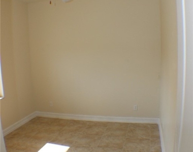 607 Se 13th Place - Photo Thumbnail 8