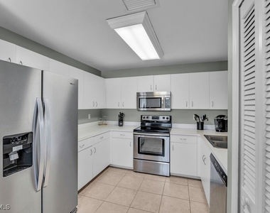 8251 Grand Palm Drive - Photo Thumbnail 16