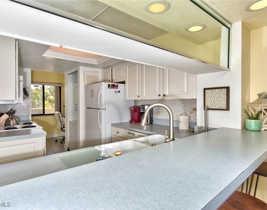 7500 Estero Boulevard - Photo Thumbnail 10